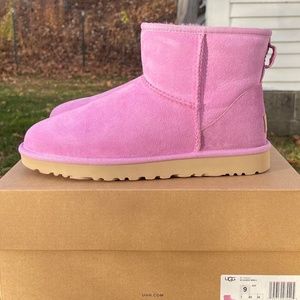 Ugg Women’s Classic Mini II
